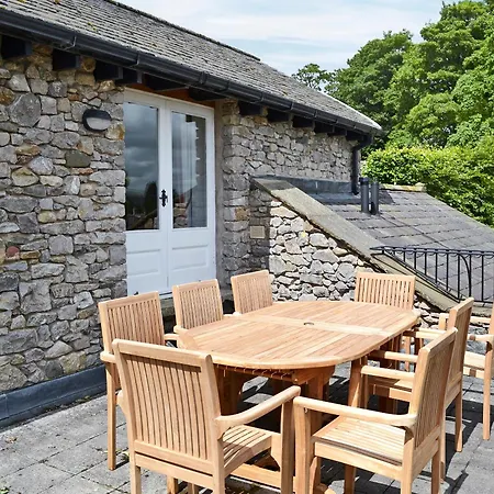 Leyfield Coach House