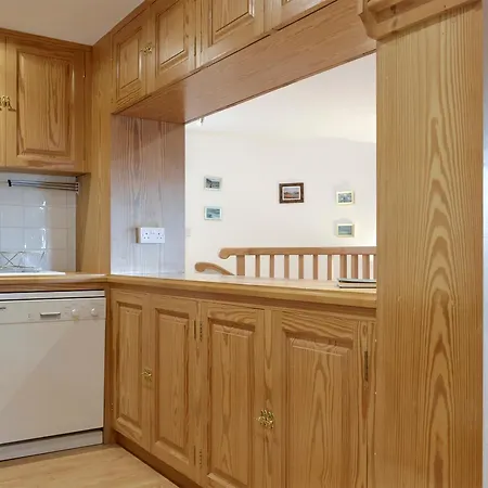 Leyfield Coach House בית נופש *